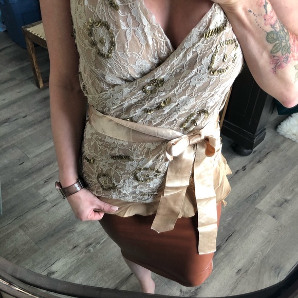 Head turning boutique vintage wrap top - Picture 2 of 4